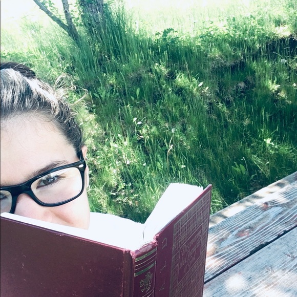 Meet your Posher, Bridget - Picture 1 of 1